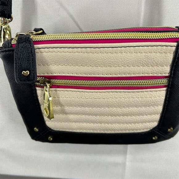 Betsey Johnson Small Crossbody Quilt Purse Black/Cream/Gold Multicolor - Picture 2 of 8